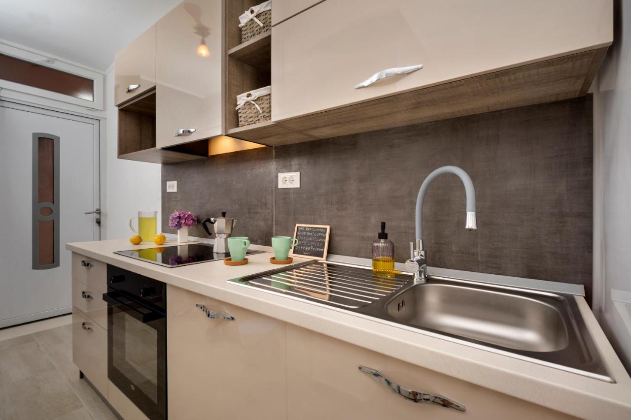 B Apartment ราฟนี ภายนอก รูปภาพ
