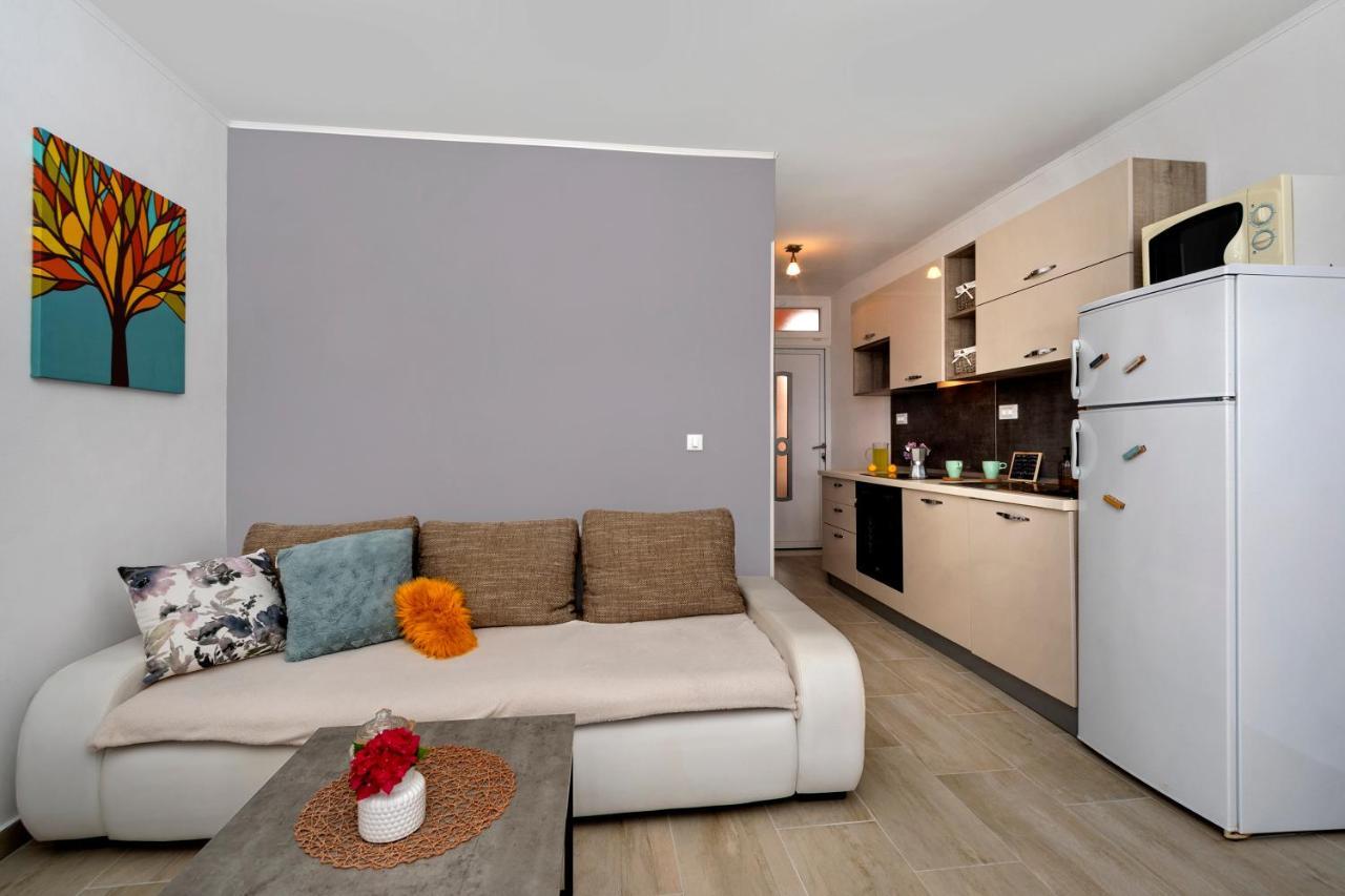 B Apartment ราฟนี ภายนอก รูปภาพ